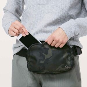 Lululemon Everywhere Belt Bag Crossbody 1L Fanny Pack - NWOT - Army Green Camo